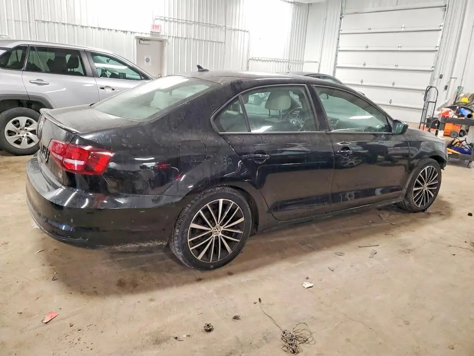 2016 VOLKSWAGEN JETTA SPORT  