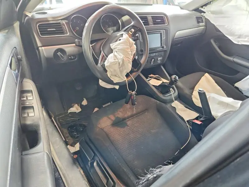 2016 VOLKSWAGEN JETTA SE  
