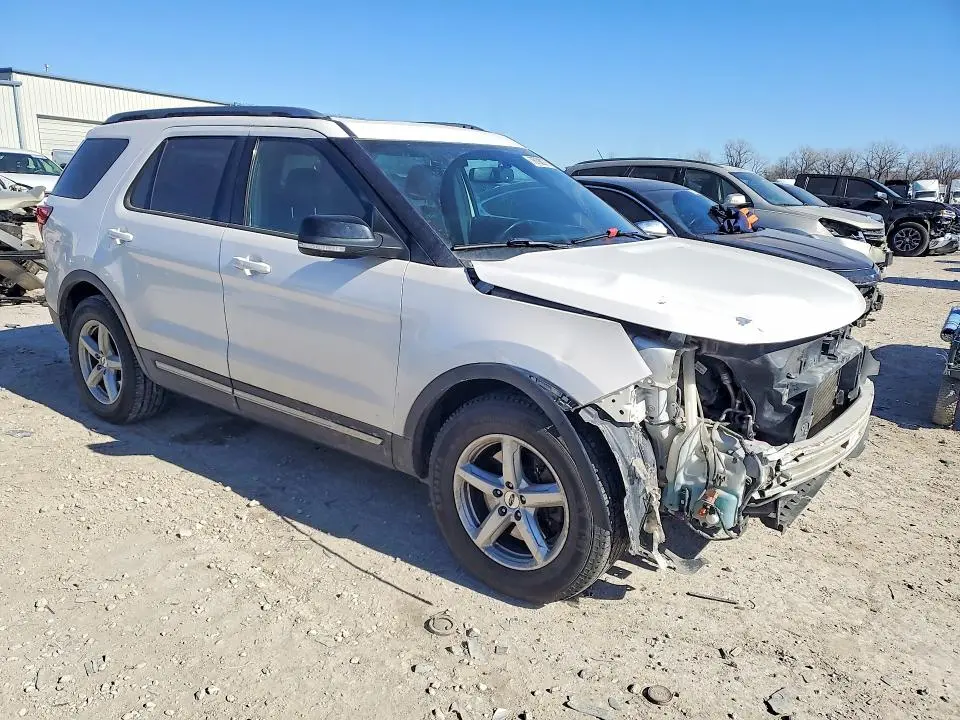 2017 FORD EXPLORER XLT  