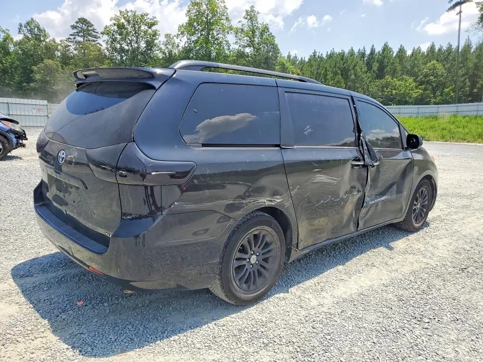 2016 TOYOTA SIENNA XLE 8-PASSENGER  