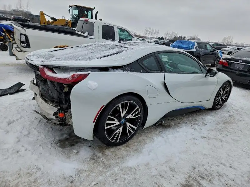 2015 BMW I8   