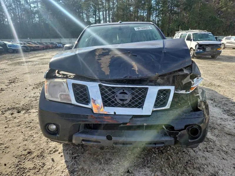 2013 NISSAN FRONTIER S  