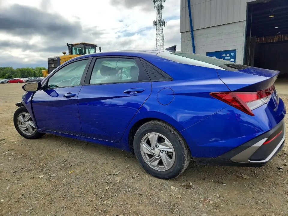 2024 HYUNDAI ELANTRA SE  