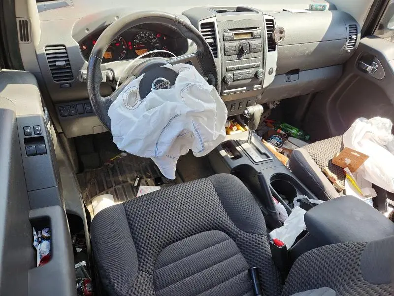 2012 NISSAN FRONTIER SV V6  