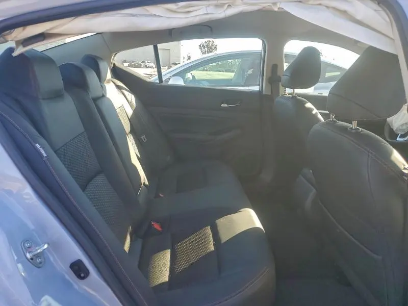 2024 NISSAN ALTIMA SR  