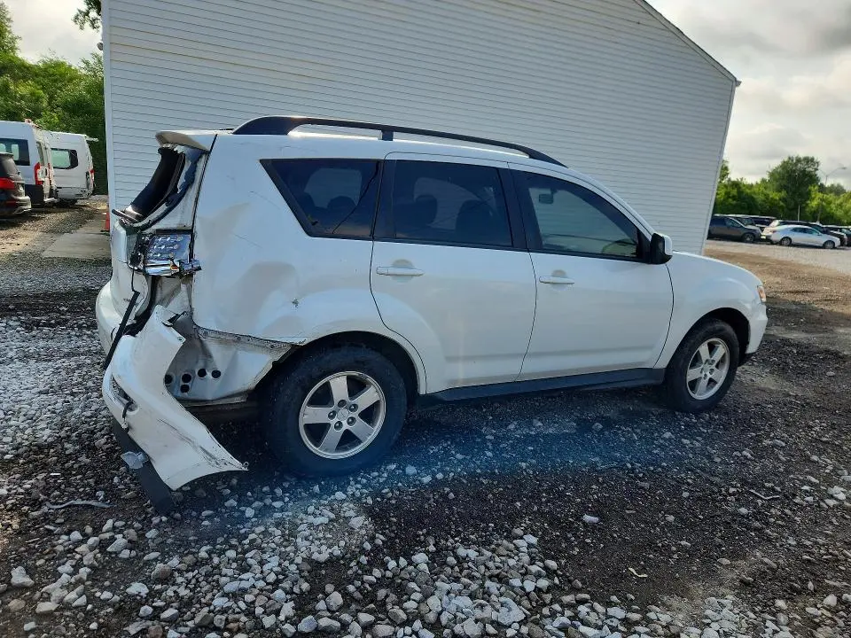 2010 MITSUBISHI OUTLANDER ES  