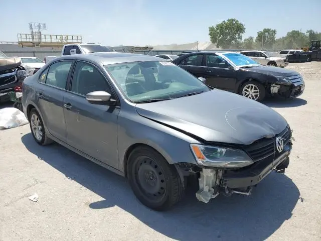 2011 VOLKSWAGEN JETTA SE  