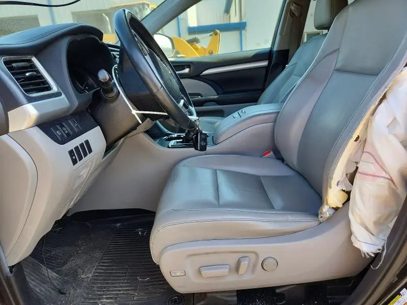 2019 TOYOTA HIGHLANDER XLE  