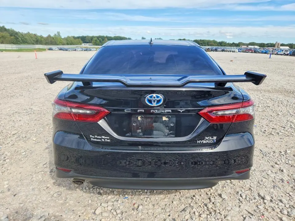 2022 TOYOTA CAMRY XLE  