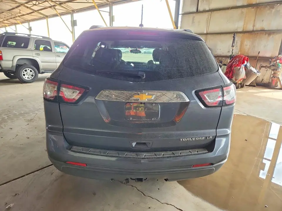 2014 CHEVROLET TRAVERSE LS  