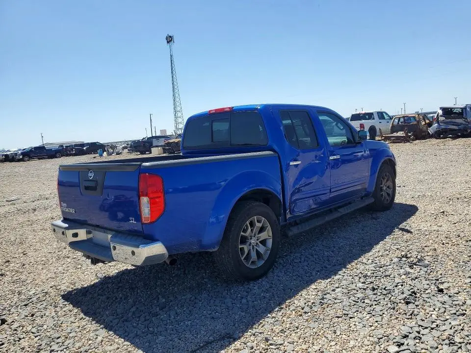 2014 NISSAN FRONTIER SL  