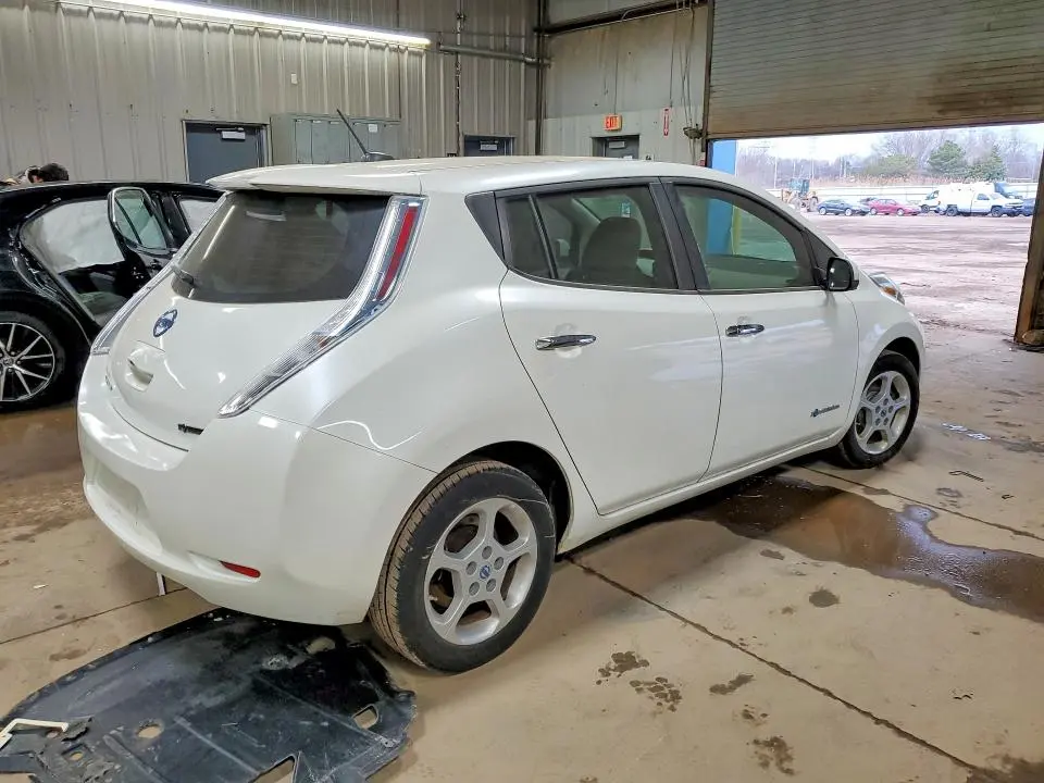 2013 NISSAN LEAF S  