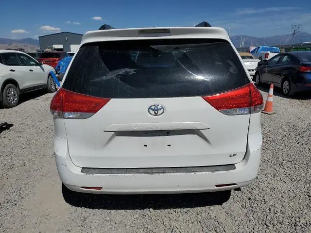2011 TOYOTA SIENNA LE  