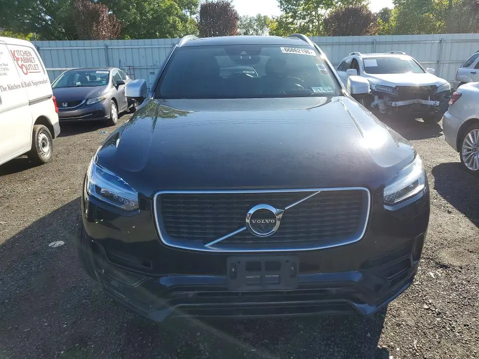 2017 VOLVO XC90 T6  