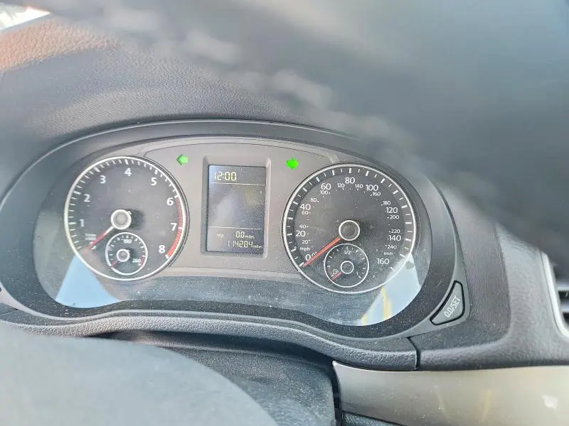 2014 VOLKSWAGEN PASSAT S  