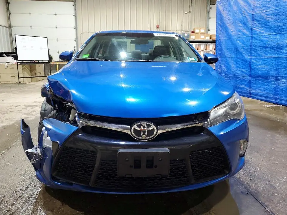 2017 TOYOTA CAMRY SE  