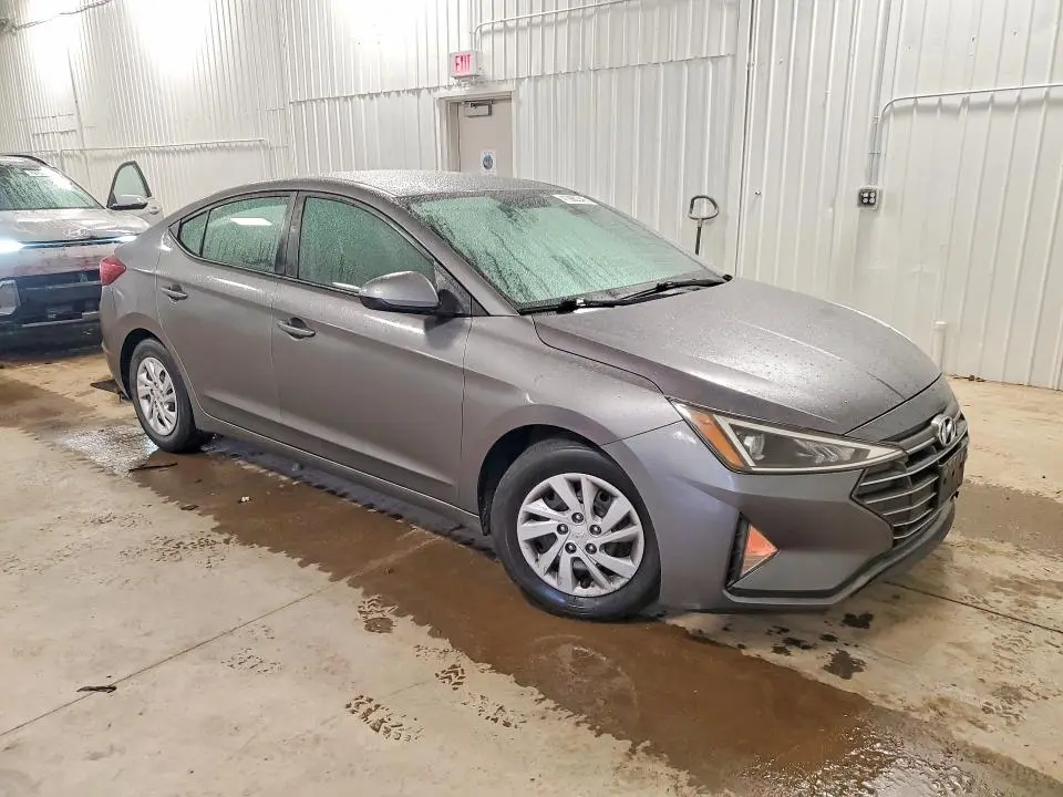 2019 HYUNDAI ELANTRA SE  