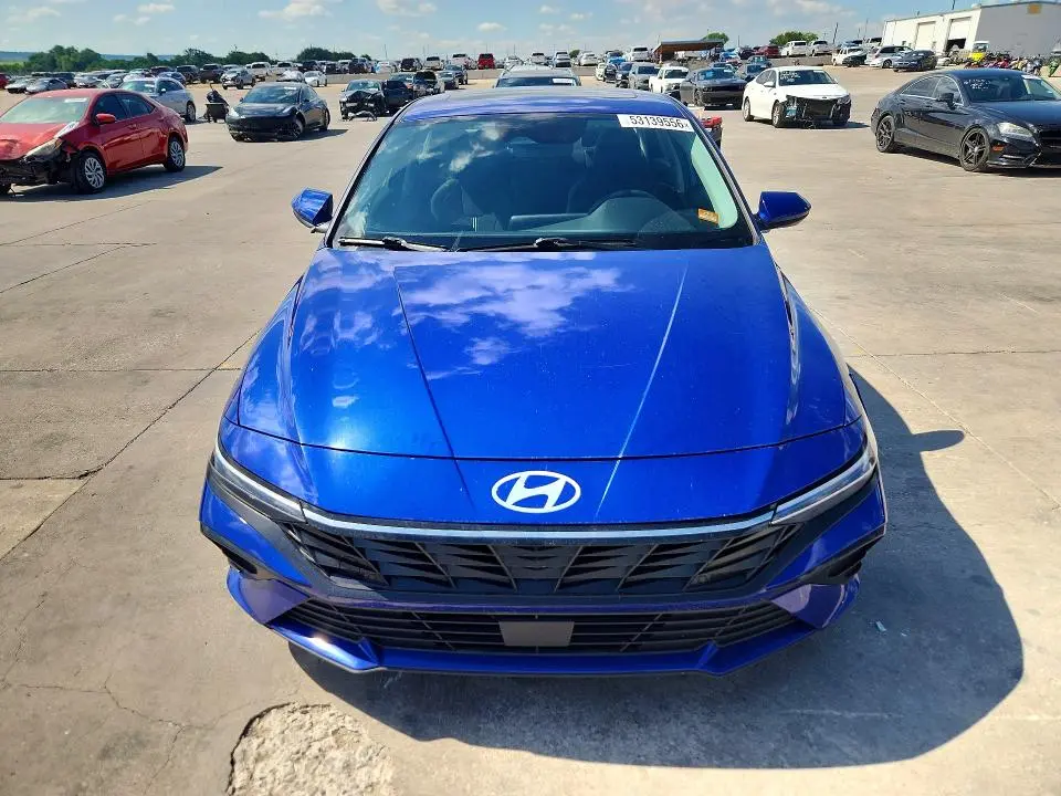 2024 HYUNDAI ELANTRA SEL  