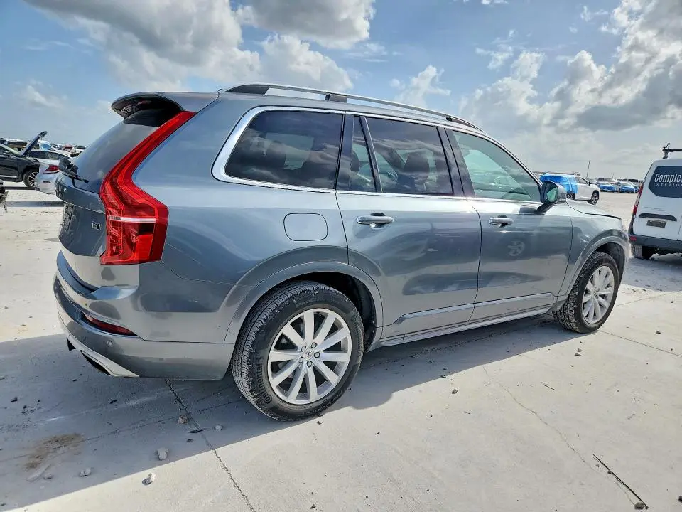 2018 VOLVO XC90 T6  
