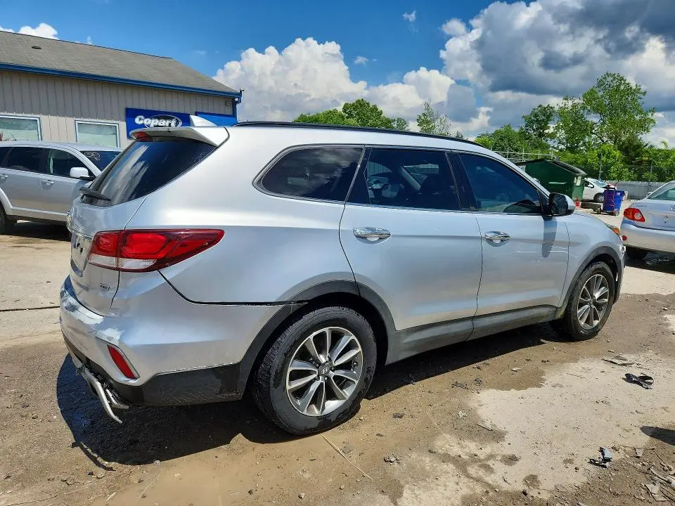 2017 HYUNDAI SANTA FE SE  