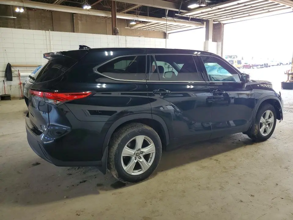 2020 TOYOTA HIGHLANDER LE  