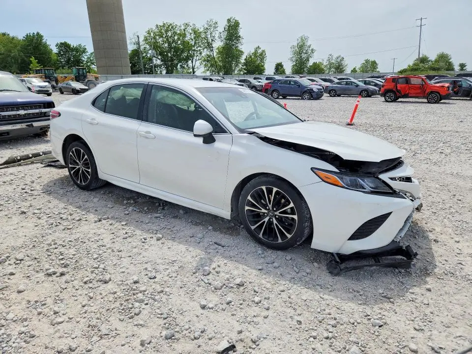 2018 TOYOTA CAMRY SE  