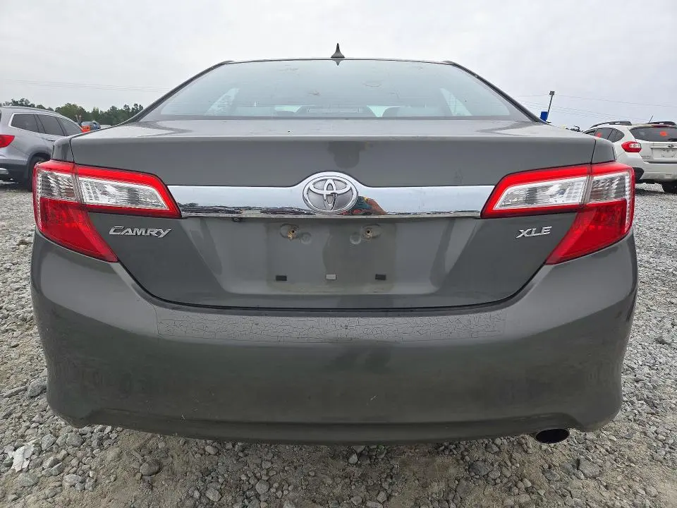 2012 TOYOTA CAMRY XLE  