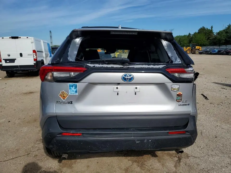 2019 TOYOTA RAV4 LE  