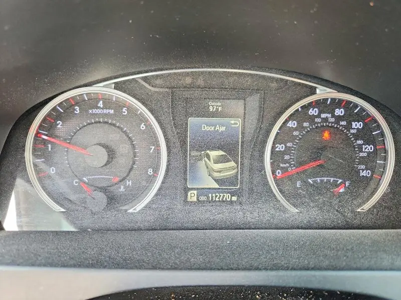 2016 TOYOTA CAMRY SE  