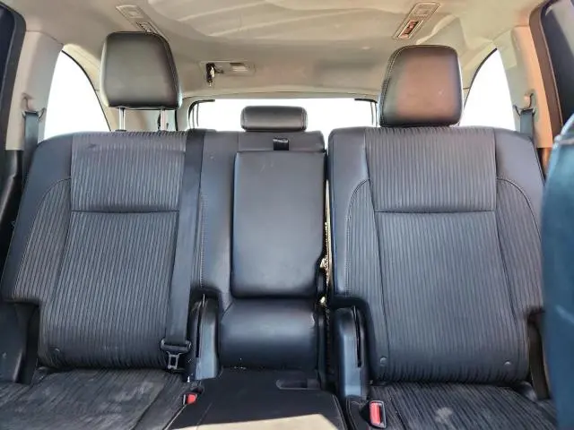 2016 TOYOTA HIGHLANDER LE  