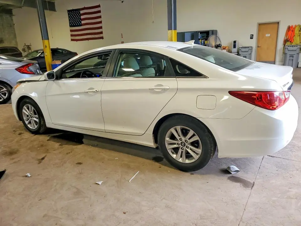 2013 HYUNDAI SONATA GLS  