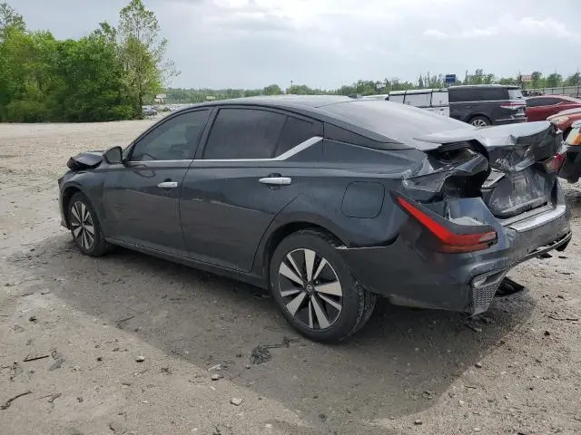 2022 NISSAN ALTIMA SV  