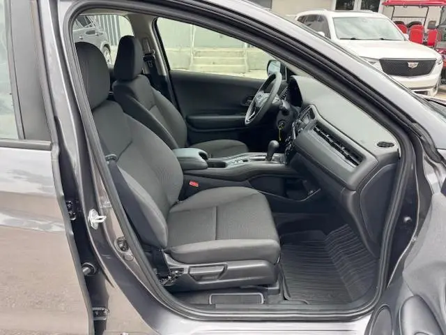 2022 HONDA HR-V LX  