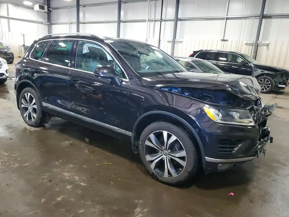 2017 VOLKSWAGEN TOUAREG WOLFSBURG  