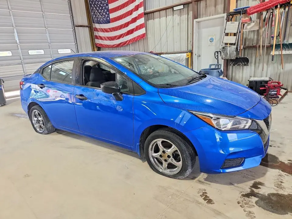 2022 NISSAN VERSA S  