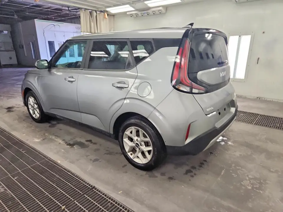 2023 KIA SOUL LX  