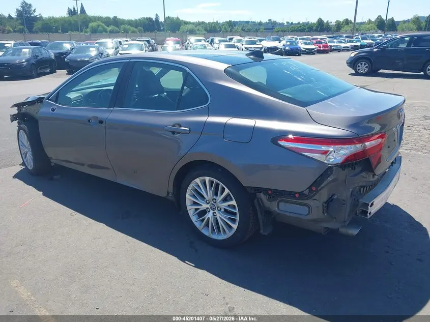 2019 TOYOTA CAMRY XLE V6