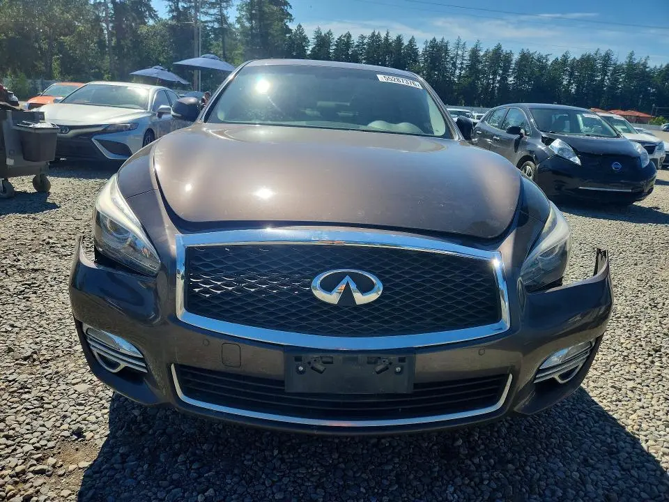 2018 INFINITI Q70 3.7 LUXE  