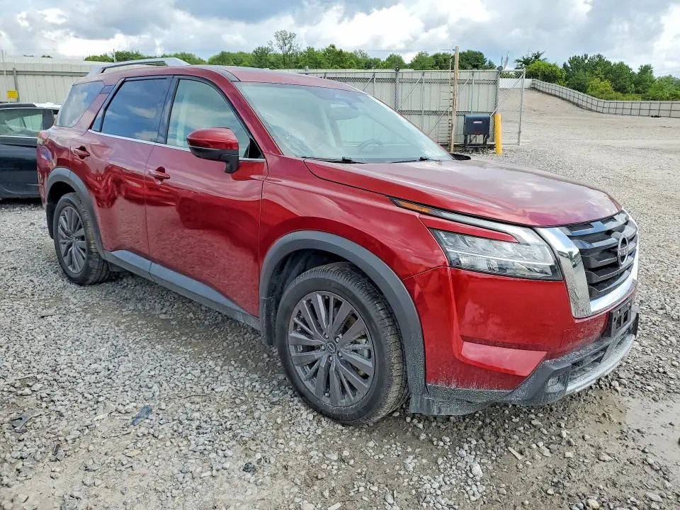 2022 NISSAN PATHFINDER SL  