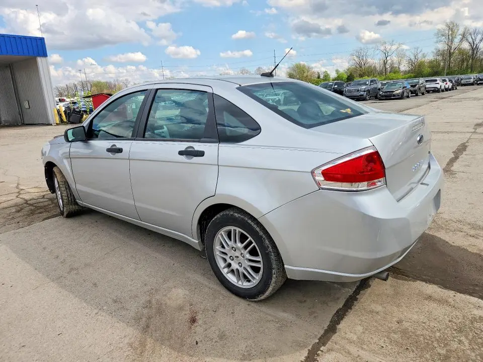 2010 FORD FOCUS SE  