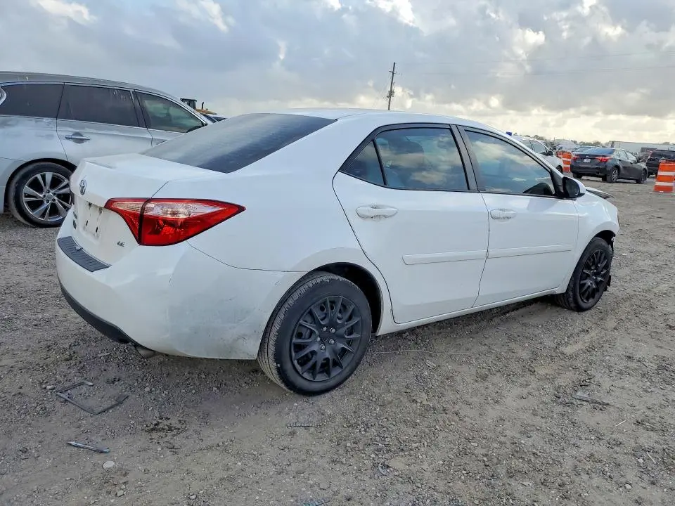 2018 TOYOTA COROLLA LE  