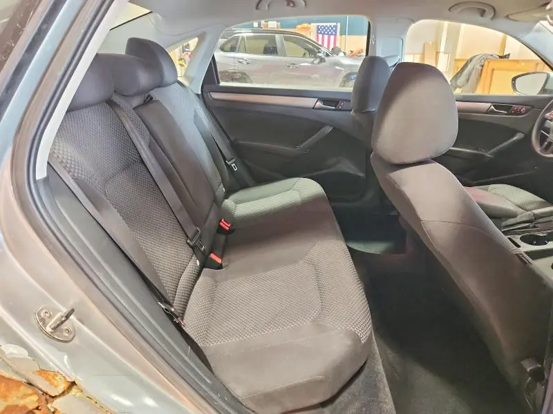 2012 VOLKSWAGEN PASSAT S  