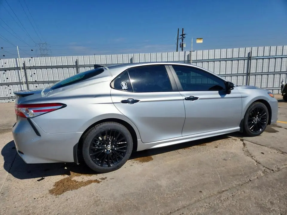 2020 TOYOTA CAMRY SE NIGHTSHADE  