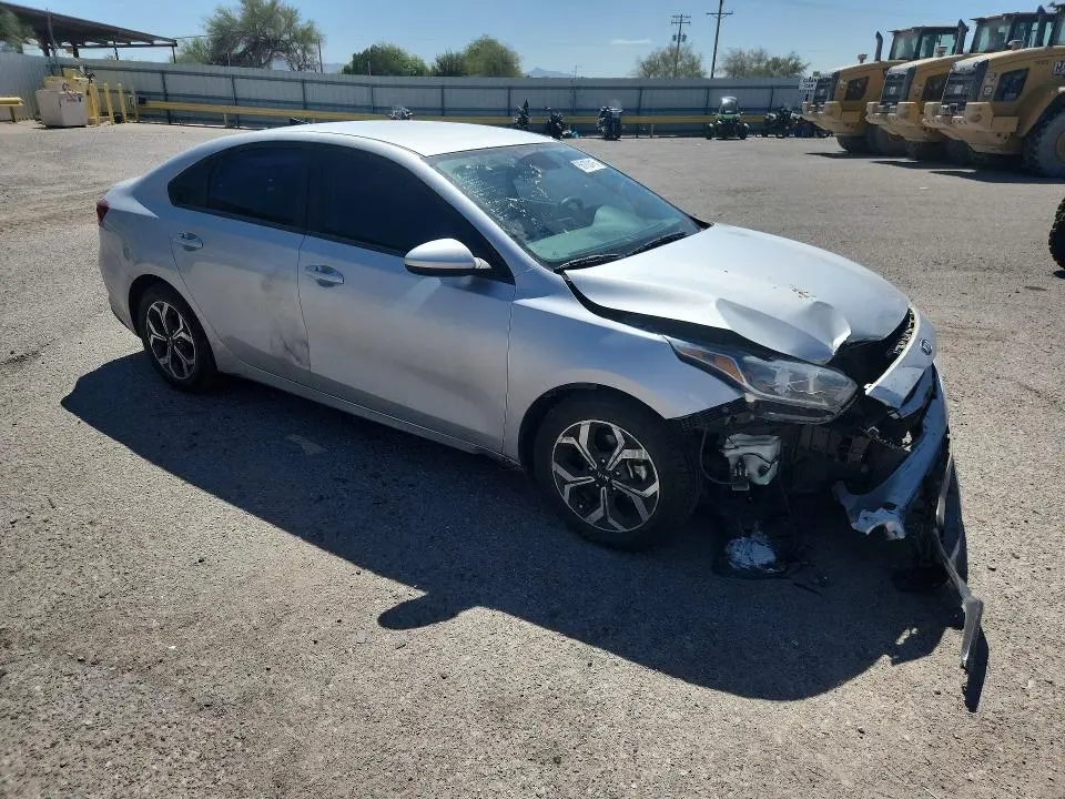 2021 KIA FORTE LXS  