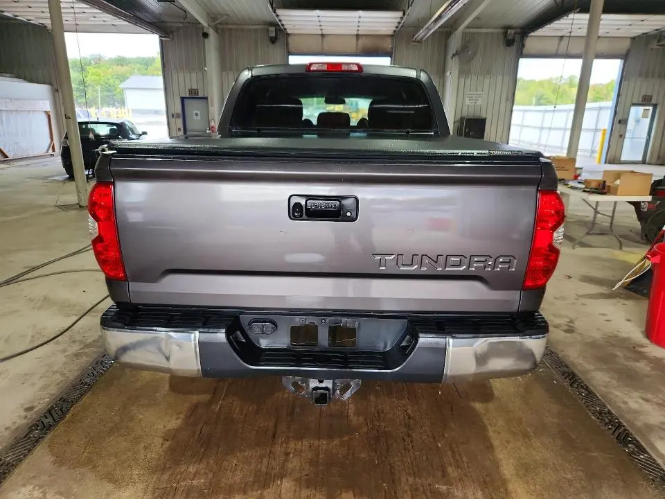 2014 TOYOTA TUNDRA CREWMAX SR5  