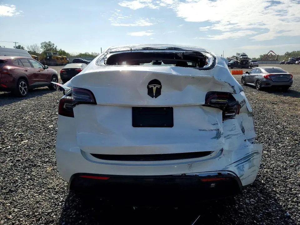 2024 TESLA MODEL Y   