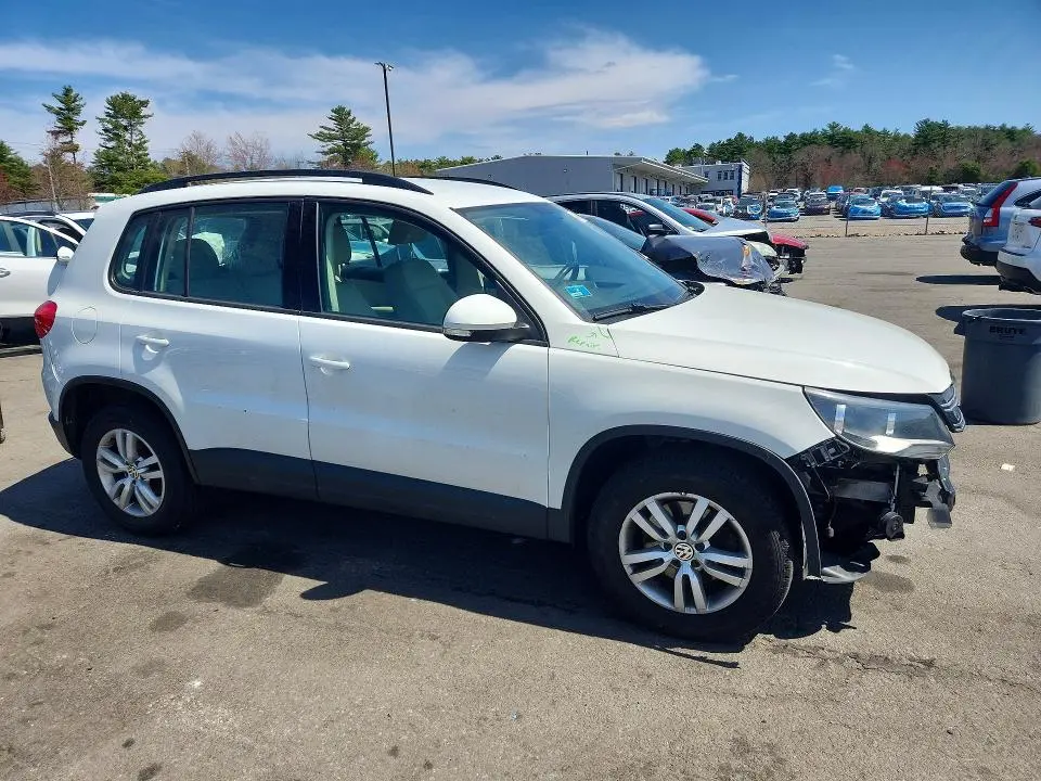 2016 VOLKSWAGEN TIGUAN S  