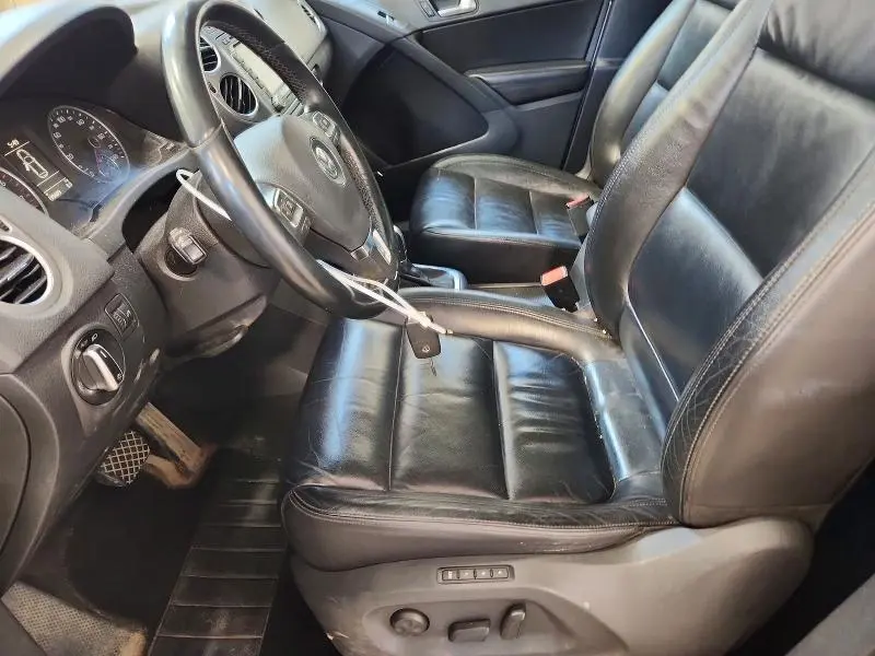 2011 VOLKSWAGEN TIGUAN S  