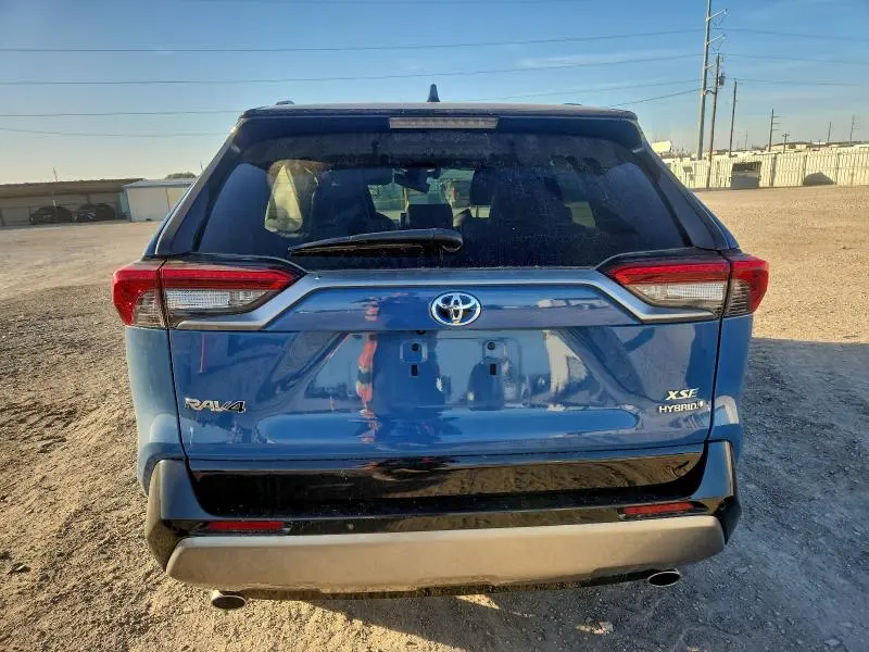 2022 TOYOTA RAV4 XSE  