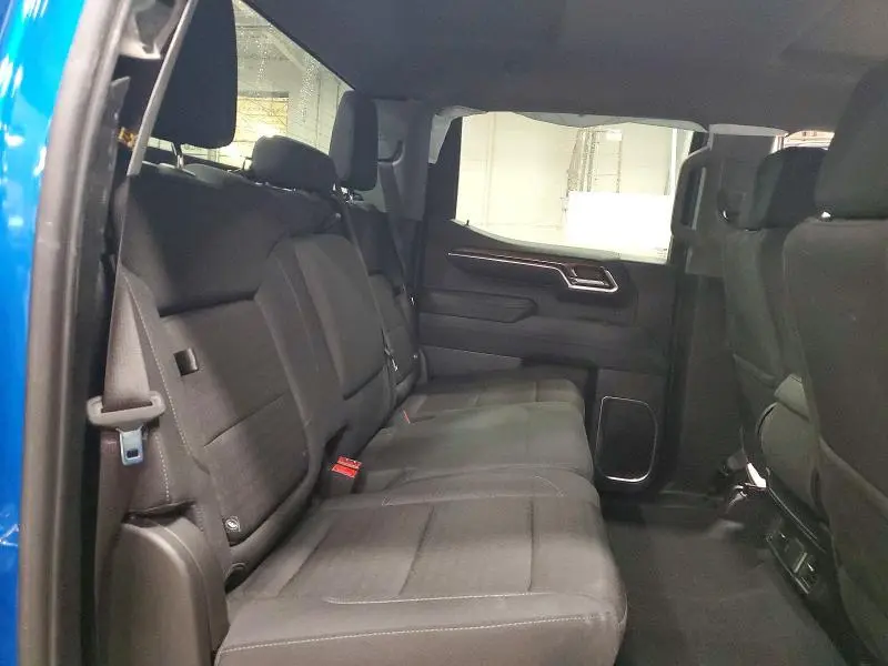 2023 CHEVROLET SILVERADO K1500 LT  